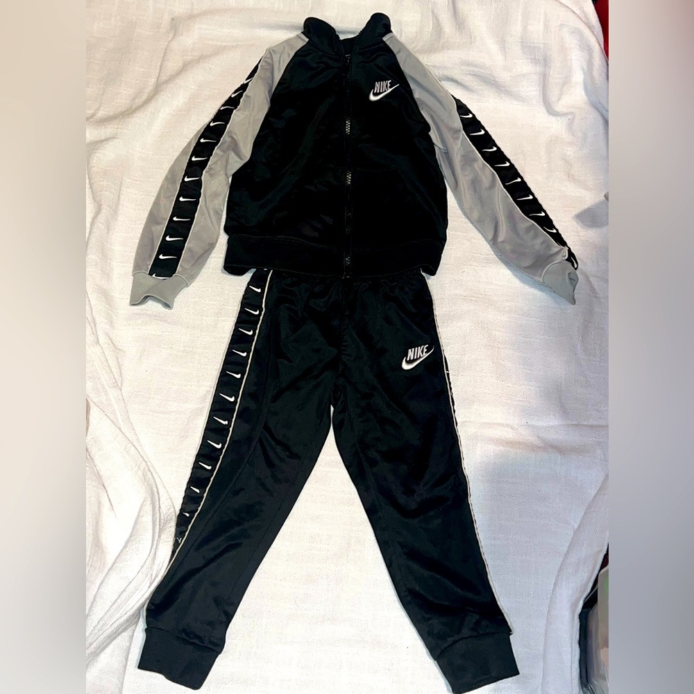 Nike Sweatsuit (Toddler)